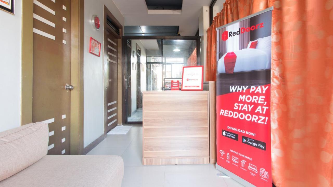 Отель Reddoorz @ San Jose Tagbak Jaro Iloilo Экстерьер фото