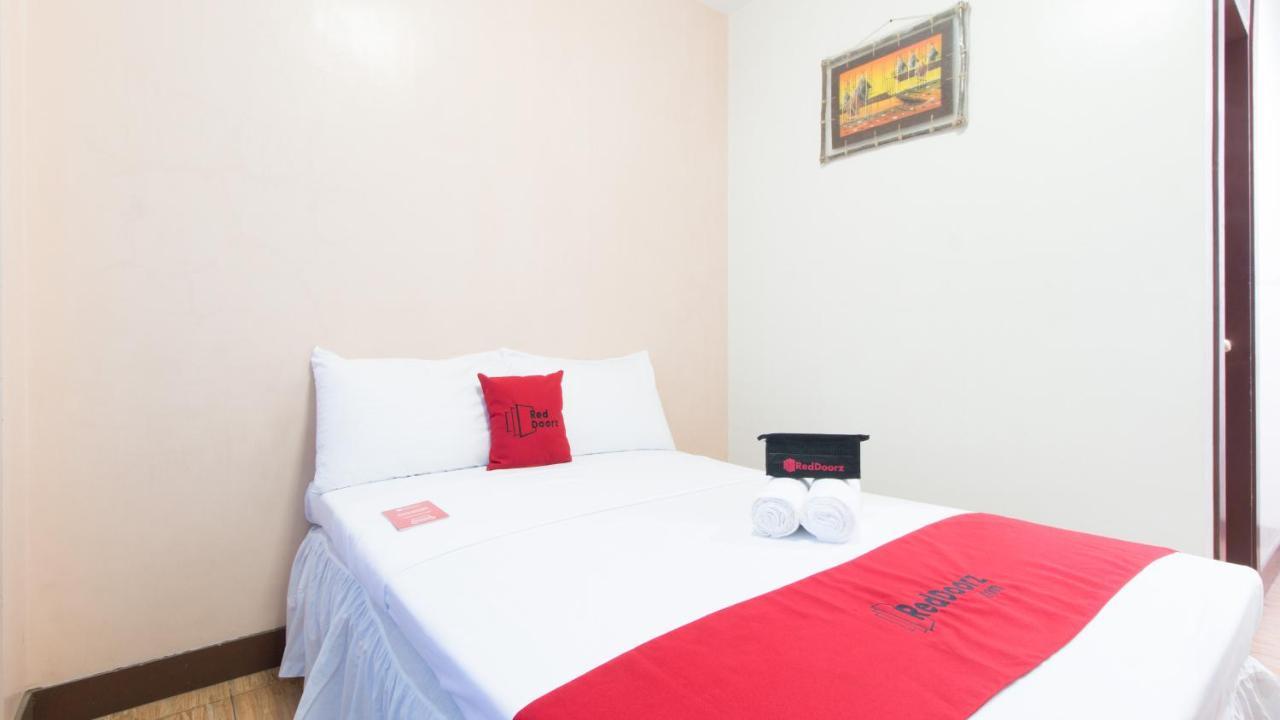 Отель Reddoorz @ San Jose Tagbak Jaro Iloilo Экстерьер фото