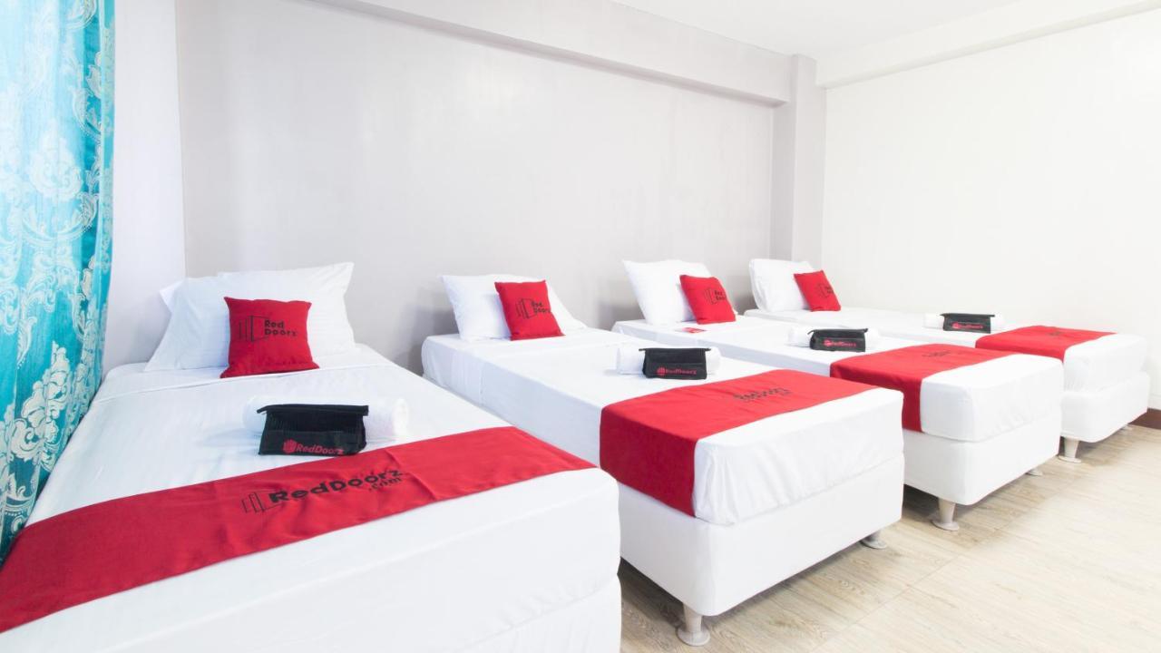 Отель Reddoorz @ San Jose Tagbak Jaro Iloilo Экстерьер фото