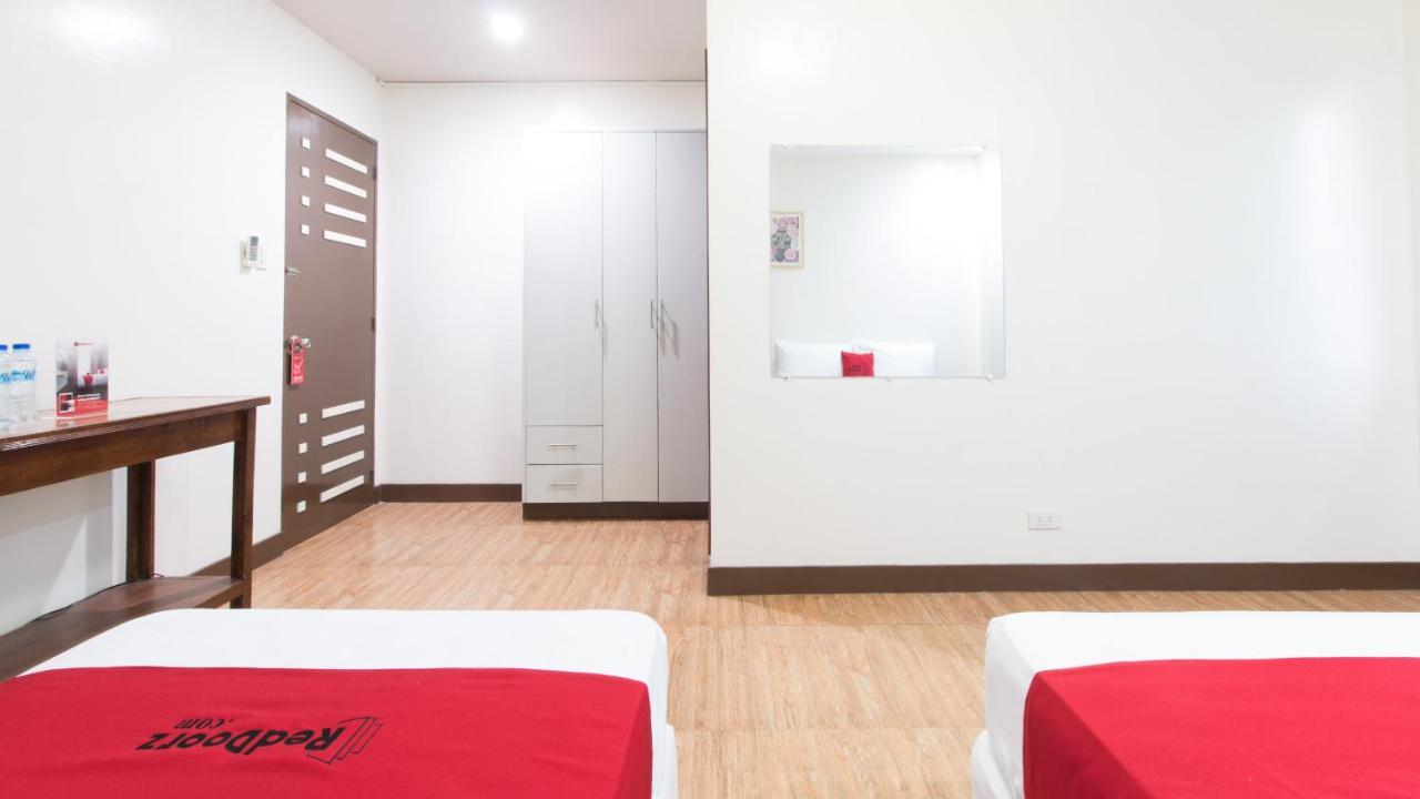 Отель Reddoorz @ San Jose Tagbak Jaro Iloilo Экстерьер фото