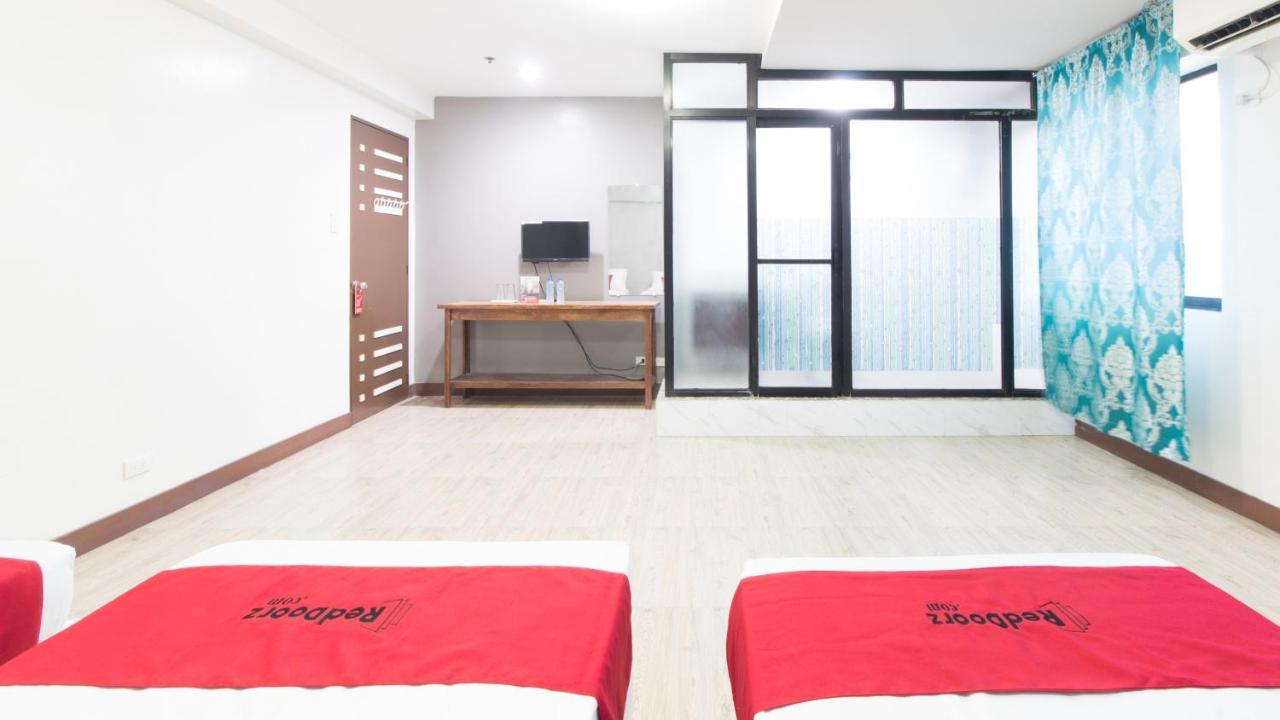 Отель Reddoorz @ San Jose Tagbak Jaro Iloilo Экстерьер фото