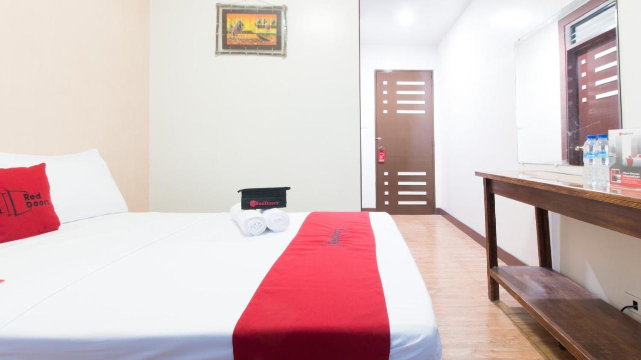 Отель Reddoorz @ San Jose Tagbak Jaro Iloilo Экстерьер фото