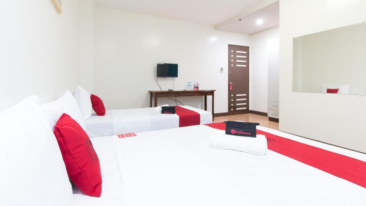Отель Reddoorz @ San Jose Tagbak Jaro Iloilo Экстерьер фото