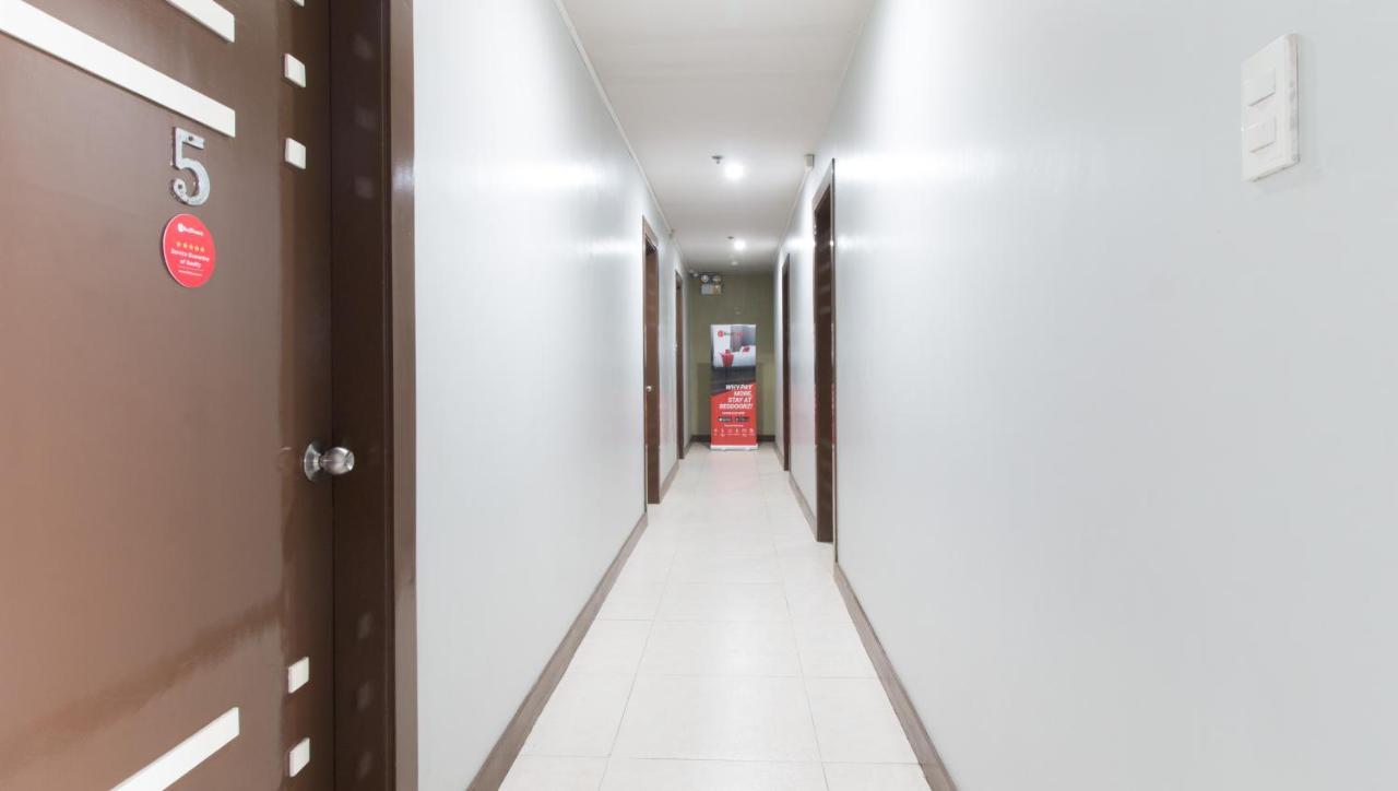 Отель Reddoorz @ San Jose Tagbak Jaro Iloilo Экстерьер фото