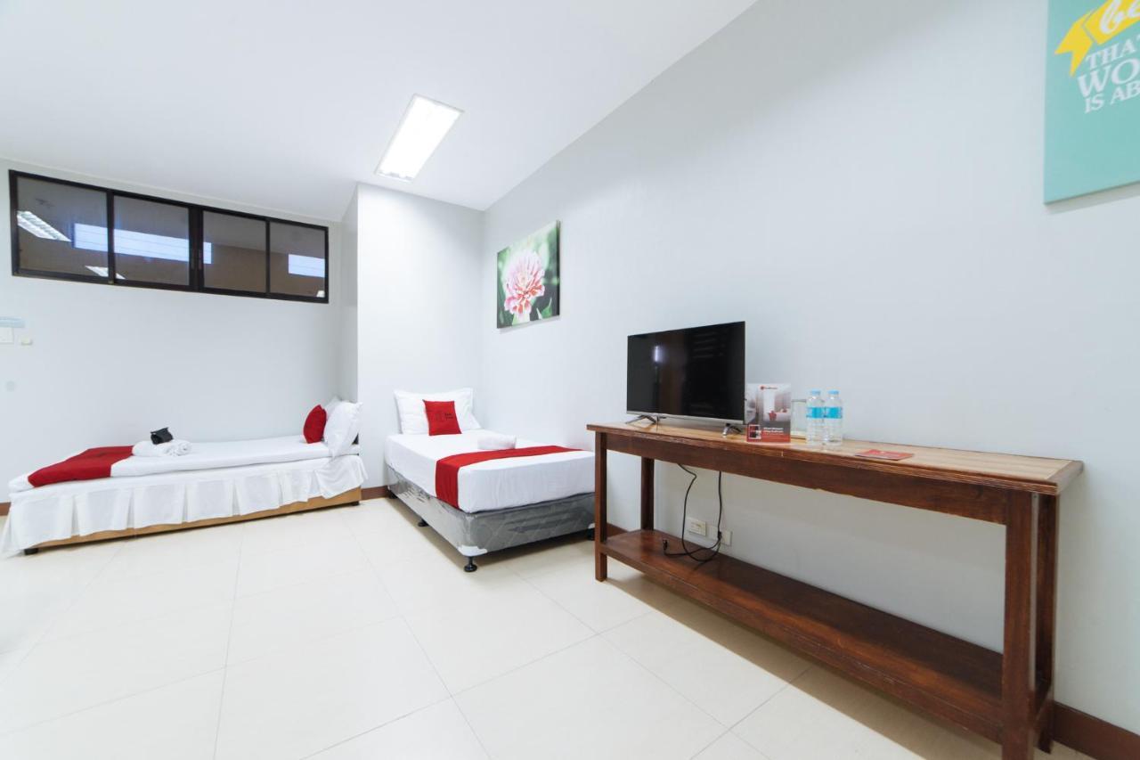 Отель Reddoorz @ San Jose Tagbak Jaro Iloilo Экстерьер фото