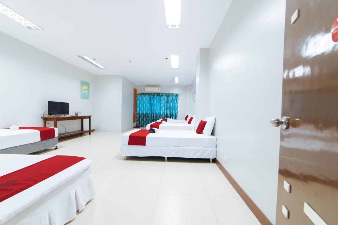 Отель Reddoorz @ San Jose Tagbak Jaro Iloilo Экстерьер фото